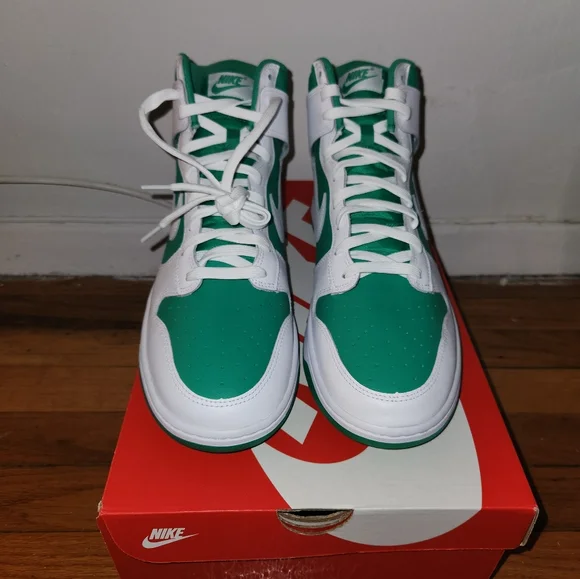 Nike Dunk Hi Retro Bttys - Picture 2 of 9